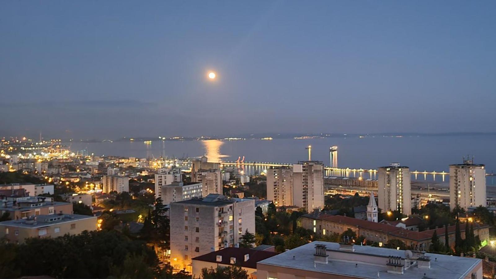 Qr Apartment For Family, Couples, And Friends Stay In Rijeka Zewnętrze zdjęcie